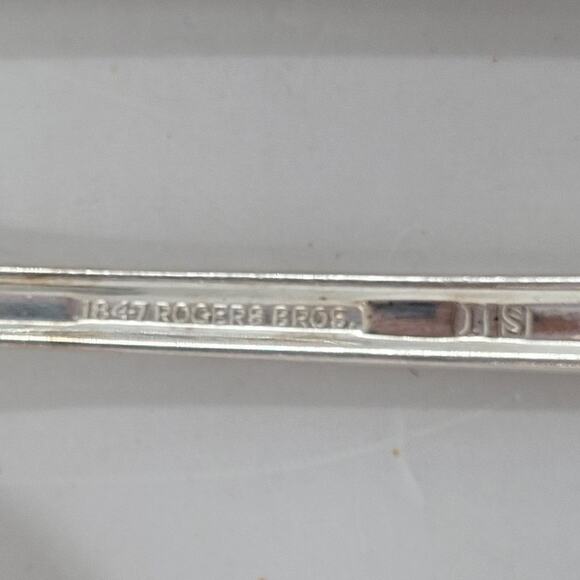 Rogers Brothers Silverplate Eternally Yours Coquette 5 Piece Setting 1-8 - Picture 5 of 10